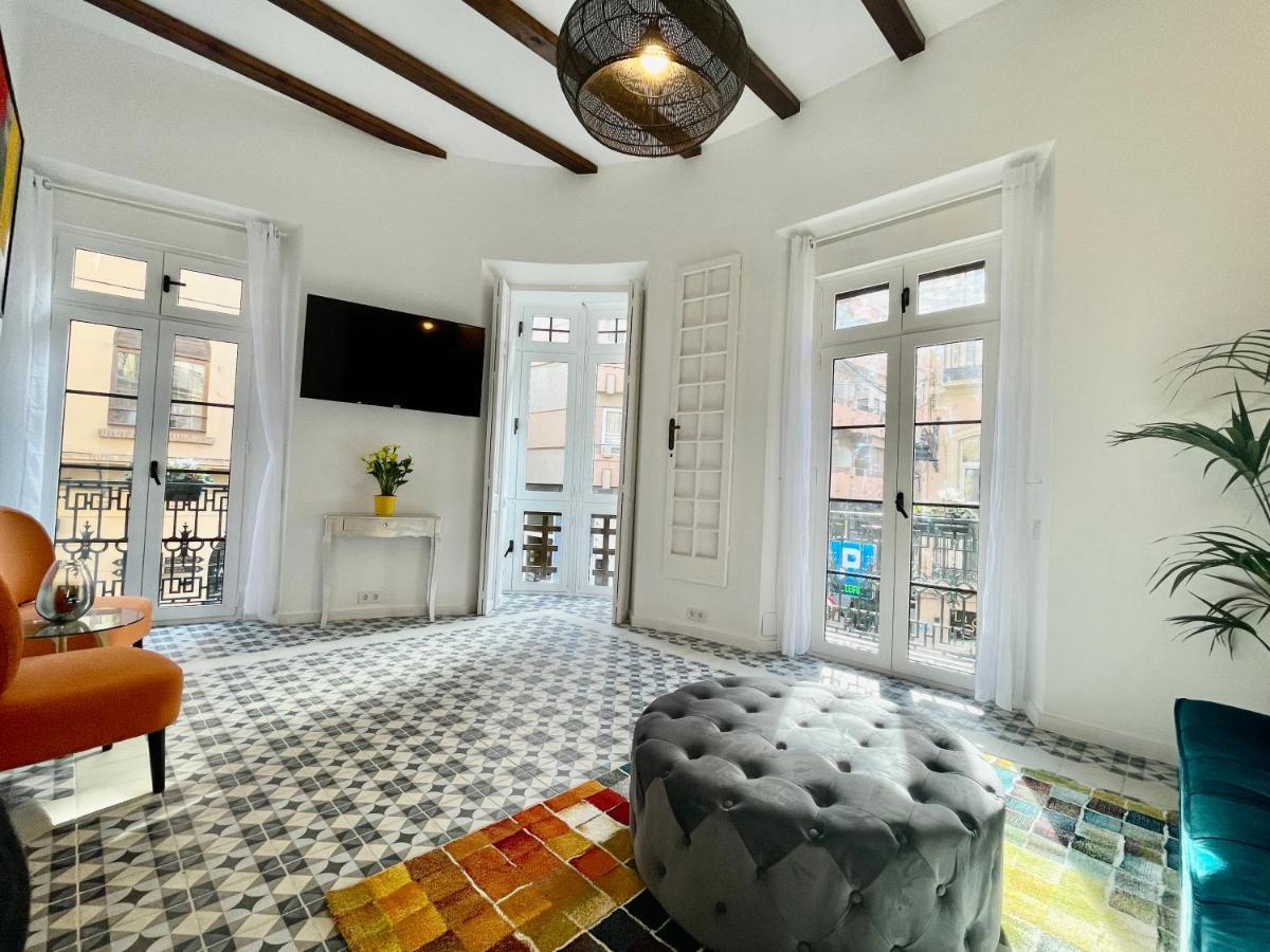 Puerta Roja 3 Bedroom Luxury Apartment Malaga Exterior photo