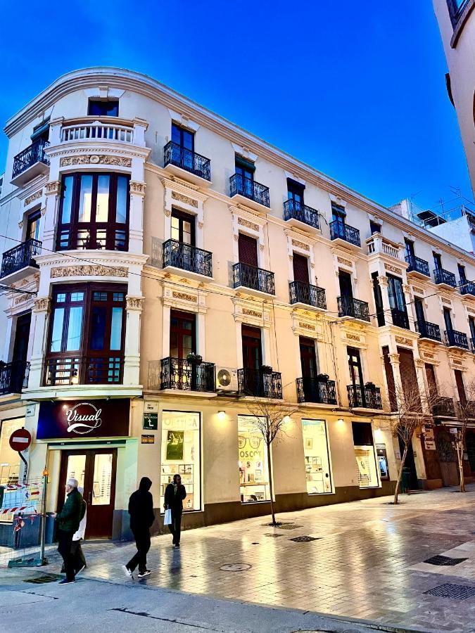 Puerta Roja 3 Bedroom Luxury Apartment Malaga Exterior photo