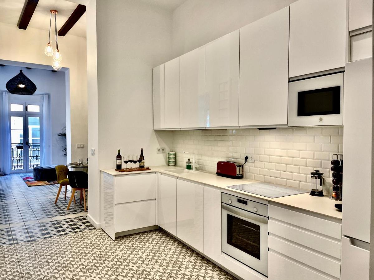 Puerta Roja 3 Bedroom Luxury Apartment Malaga Exterior photo